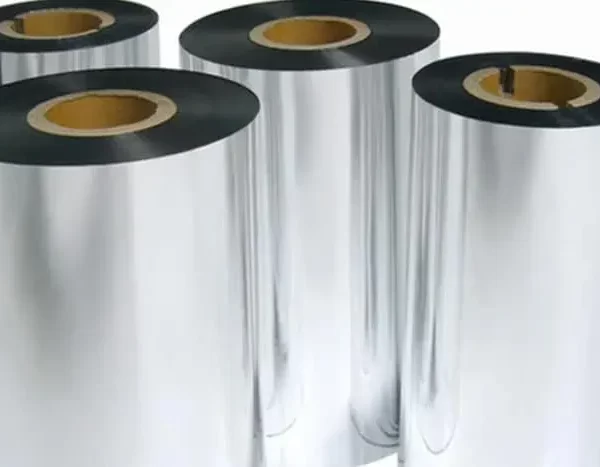 Ribbon é o suprimento utilizado para impressão digital em impressoras de transferência térmica (tipo Zebra e Argox). É muito utilizado na indústria para impressão de dados variáveis, códigos de barras, tabelas nutricionais, tags para roupas, etc. Existem 3 tipos disponíveis para Impressoras Térmicas: Ribbon Cera, Ribbon Resina e Ribbon Misto (Cera/Resina).